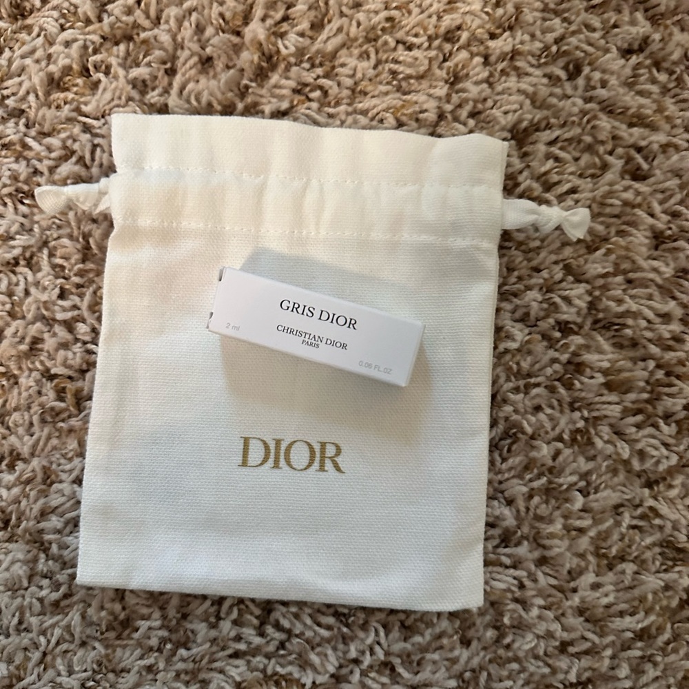 Dior drawstring bag with sample